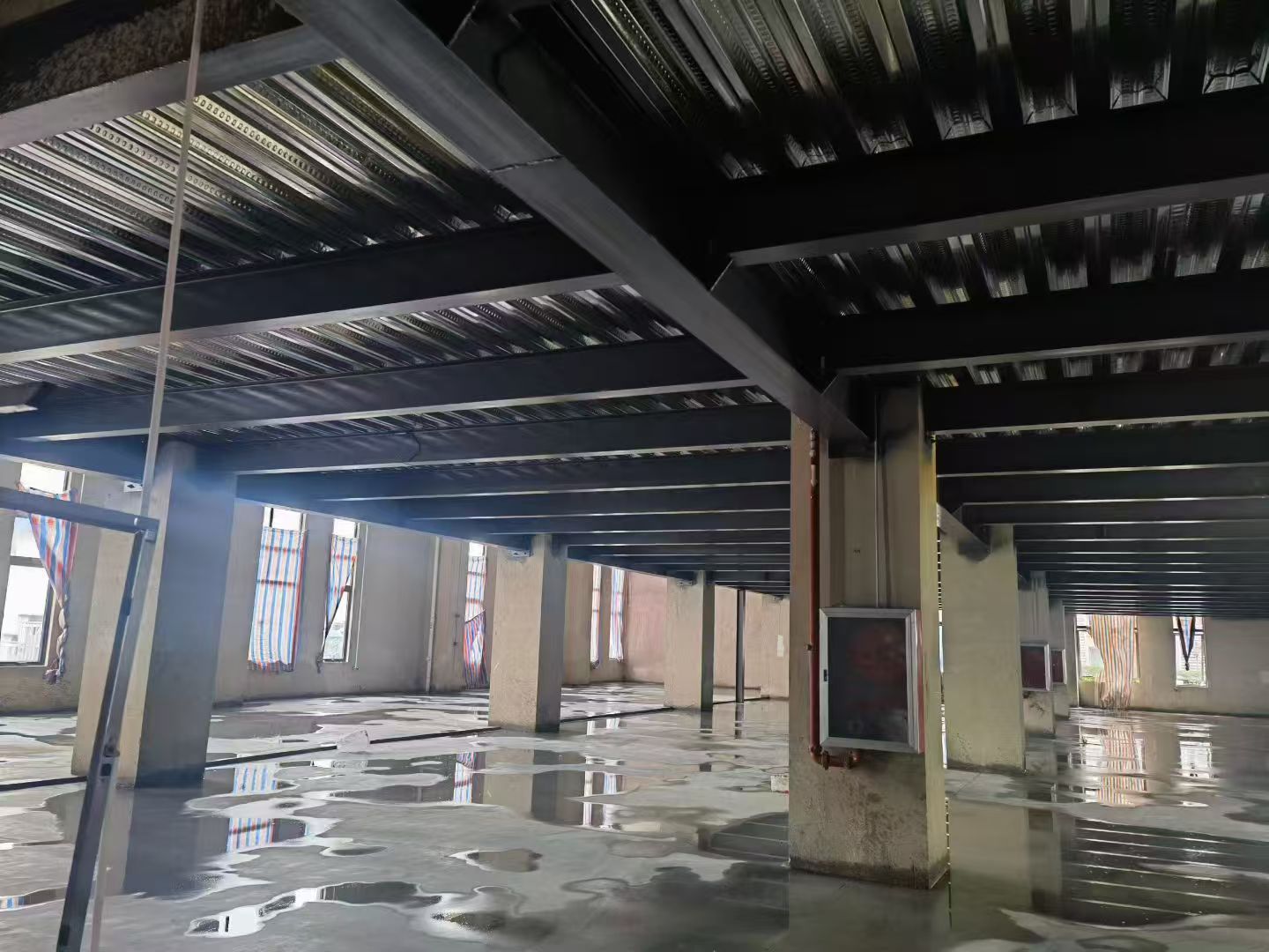 边缘计算科技办公空间装修:中朗恒建筑装饰专业规划高效敏捷办公环境